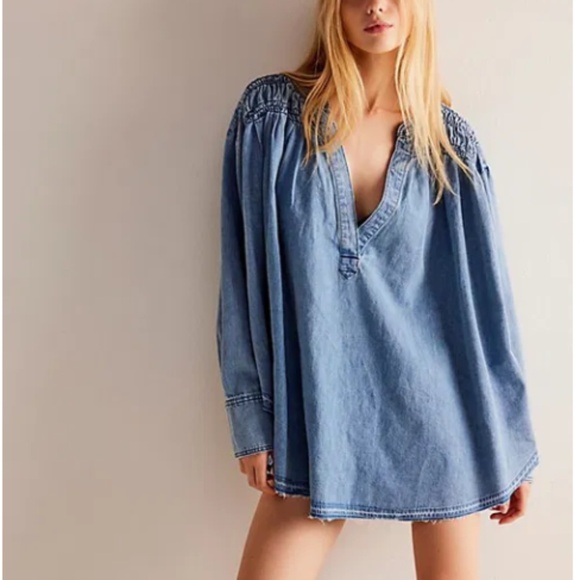 Free People Tops - Free People We The Free Another Love Denim Tunic in Classic Wash sz lg NWT